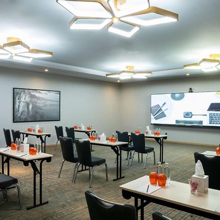 Radisson Blu Hotel Riyadh Convention And Exhibition Center Exteriér fotografie Meeting room