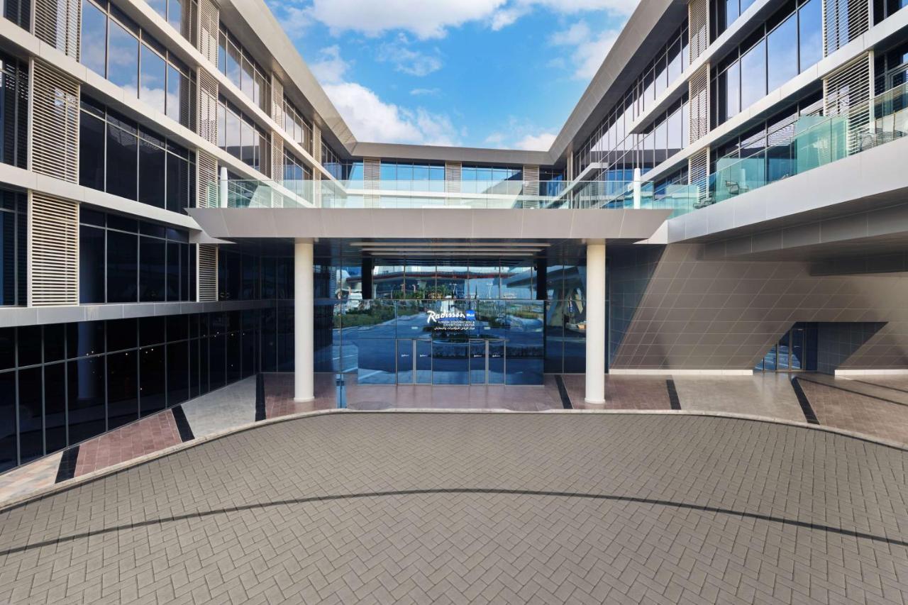 Radisson Blu Hotel Riyadh Convention And Exhibition Center Exteriér fotografie The new building of the University of Patras