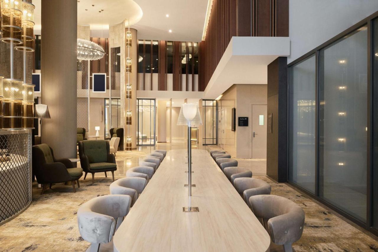 Radisson Blu Hotel Riyadh Convention And Exhibition Center Exteriér fotografie The lobby of the hotel