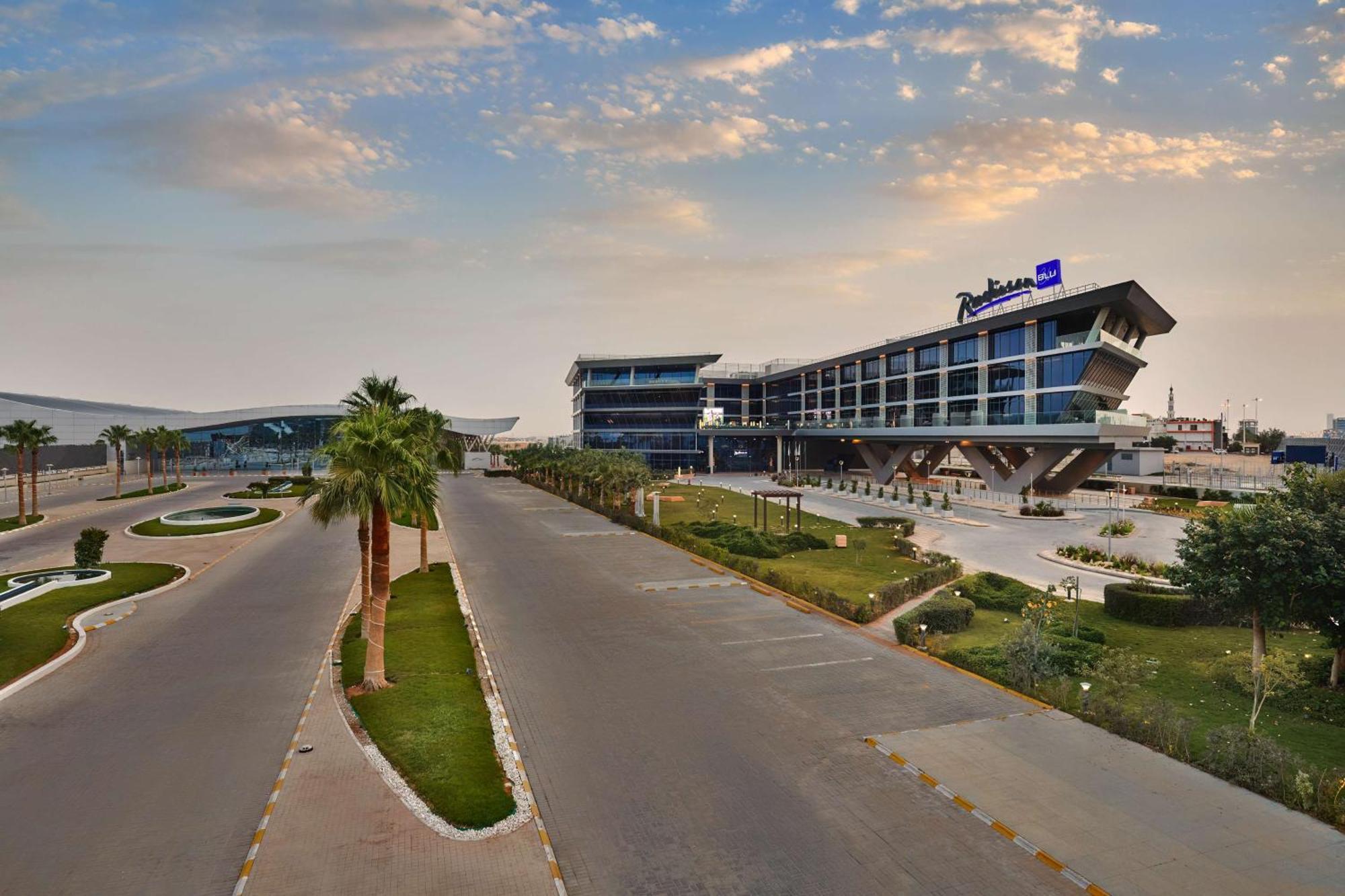 Radisson Blu Hotel Riyadh Convention And Exhibition Center Exteriér fotografie The terminal
