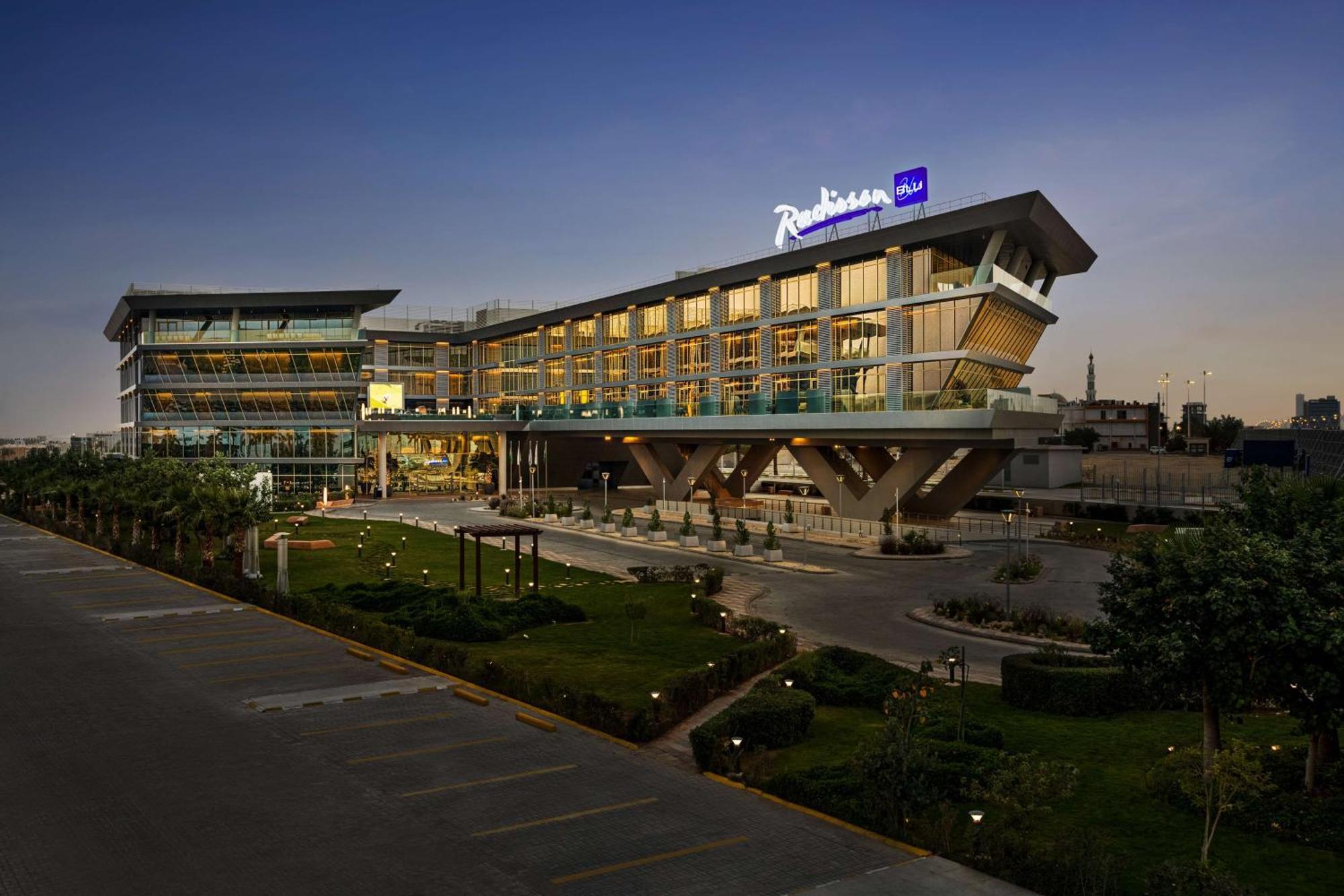 Radisson Blu Hotel Riyadh Convention And Exhibition Center Exteriér fotografie Radisson Hotel, Kathmandu