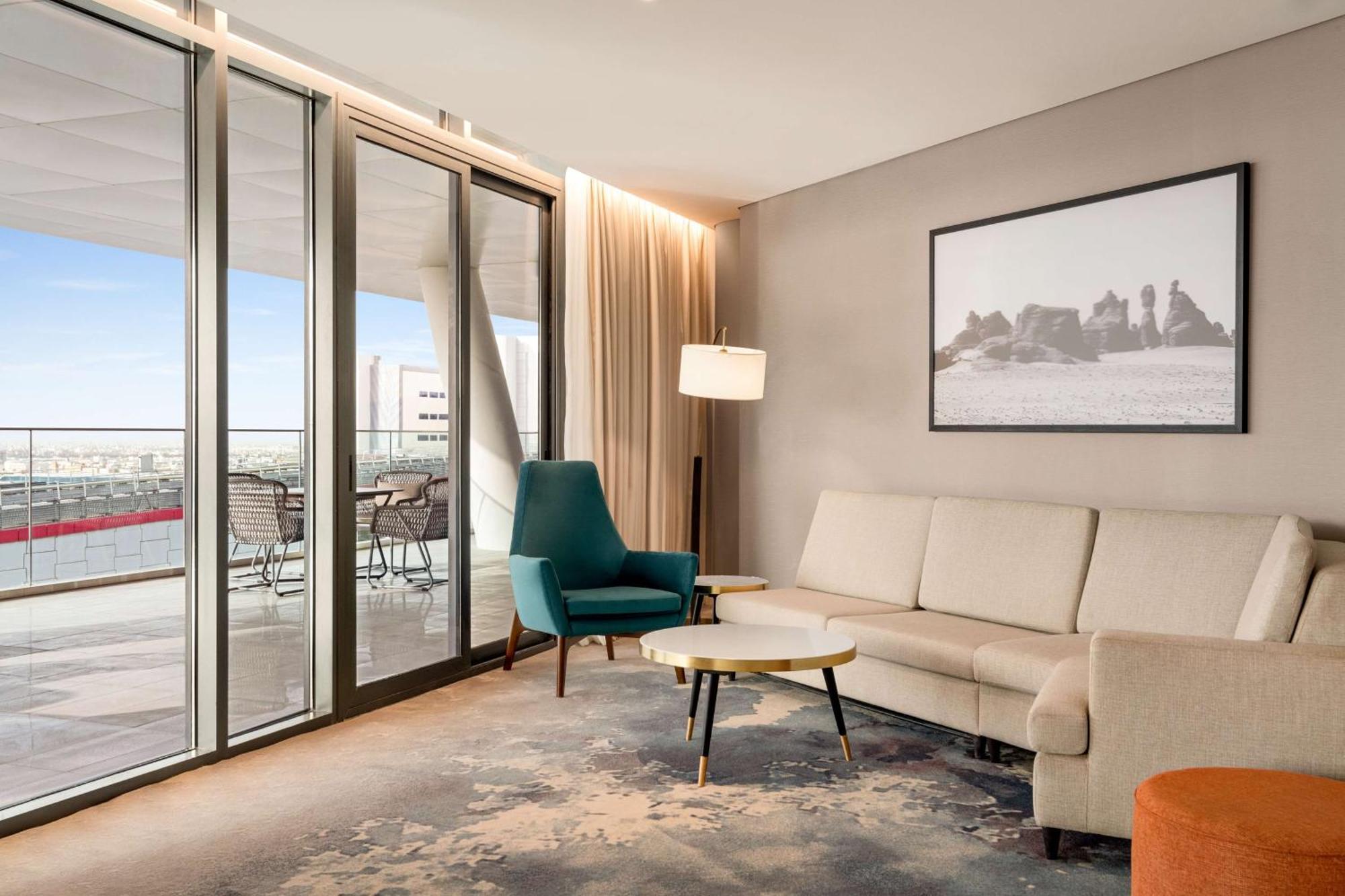 Radisson Blu Hotel Riyadh Convention And Exhibition Center Exteriér fotografie A suite at the hotel
