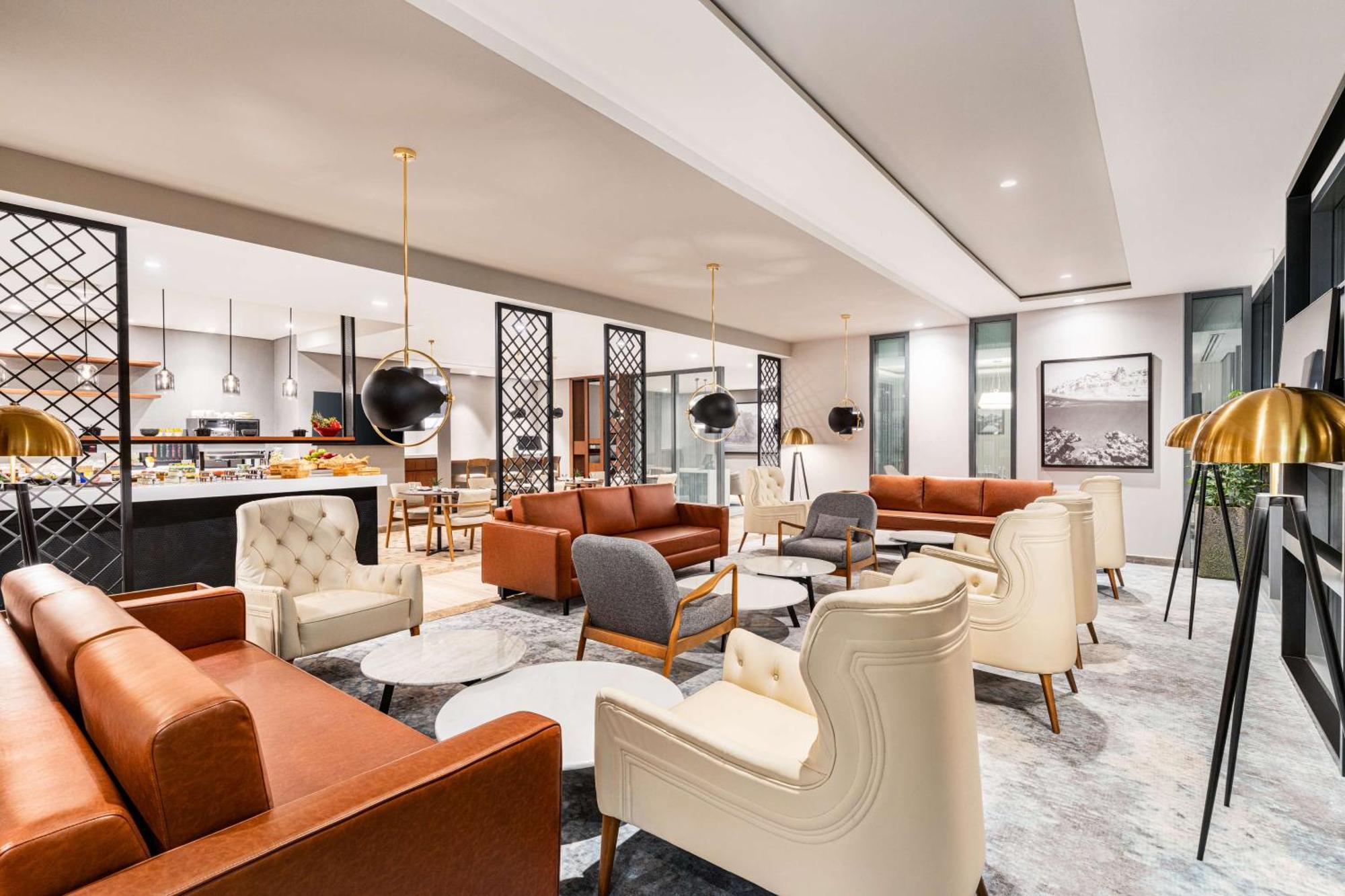Radisson Blu Hotel Riyadh Convention And Exhibition Center Exteriér fotografie The lounge at the airport