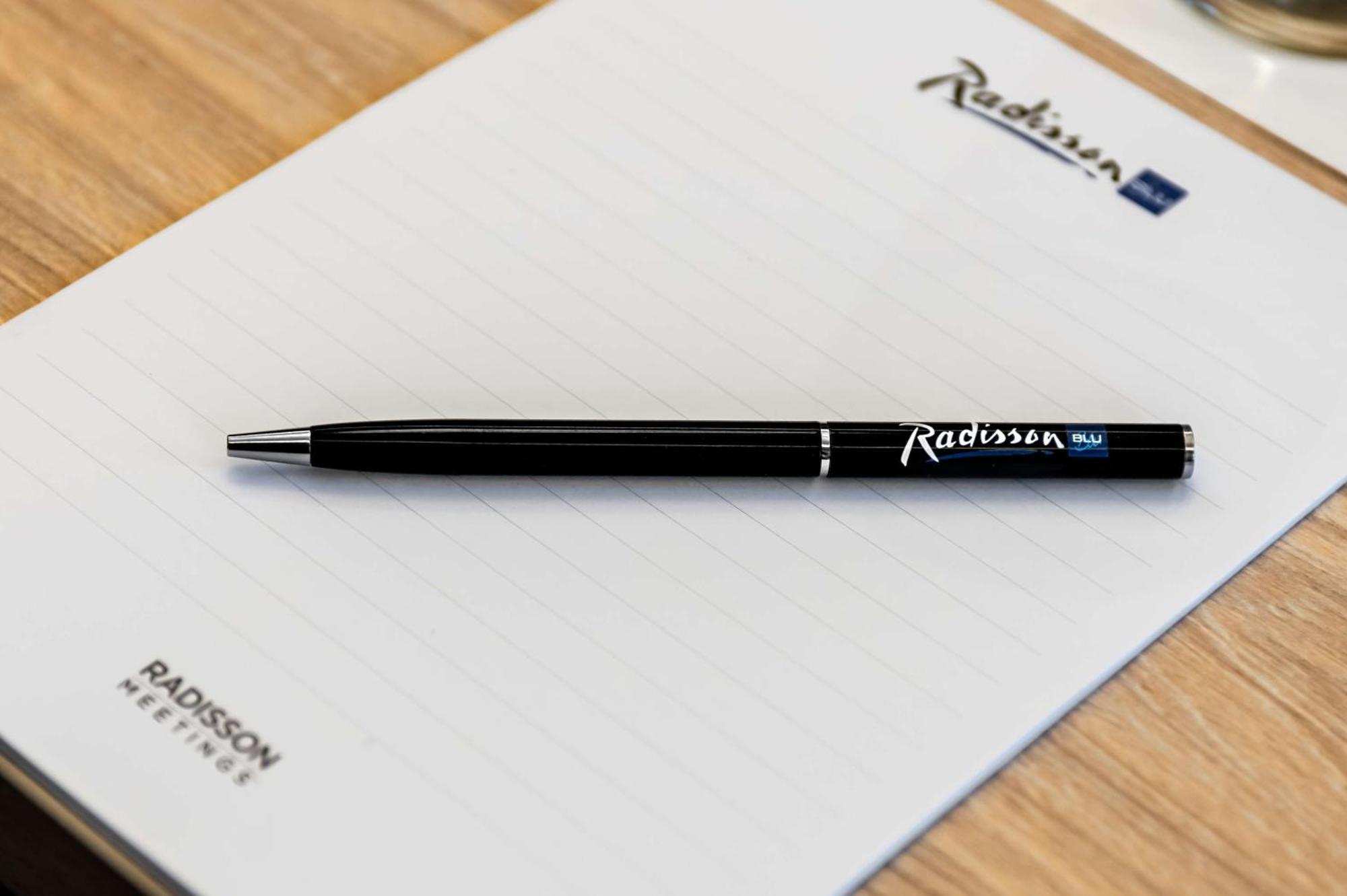 Radisson Blu Hotel Riyadh Convention And Exhibition Center Exteriér fotografie Radisson stationery